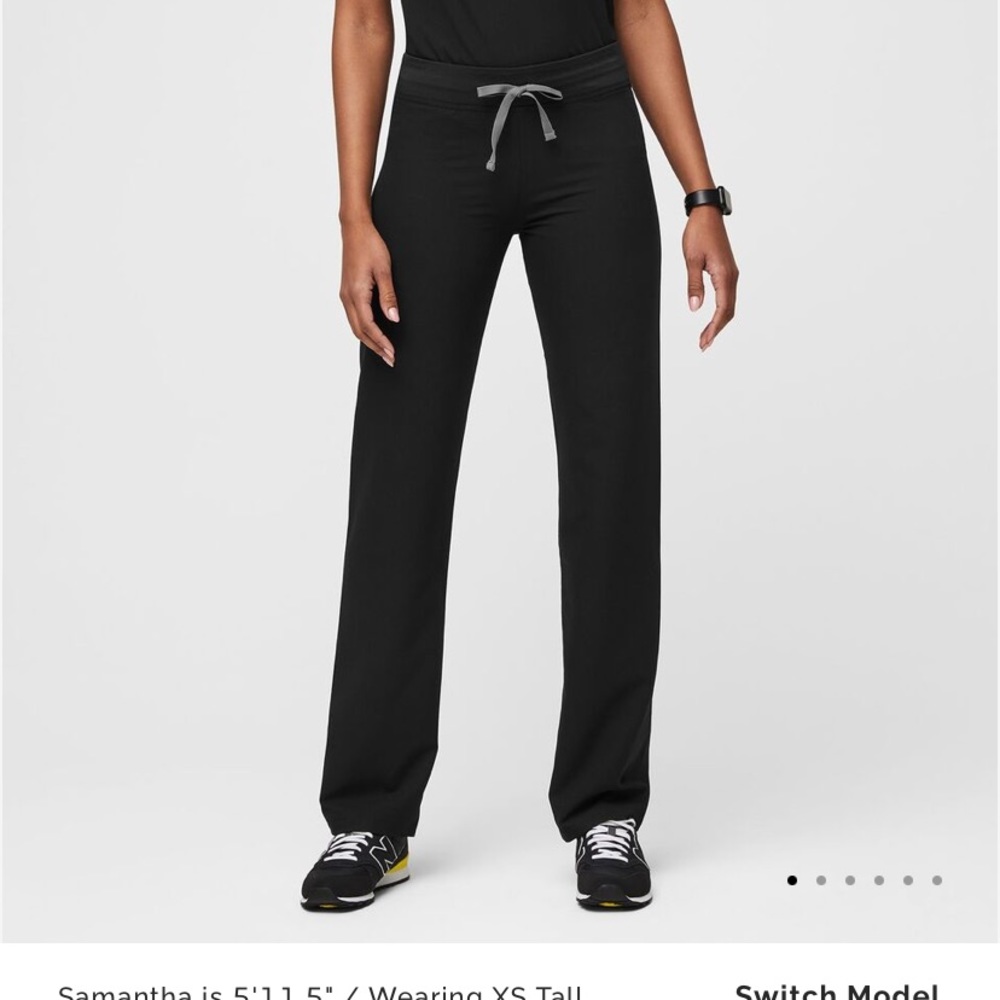 Figs women’s black livingston scrub pants
